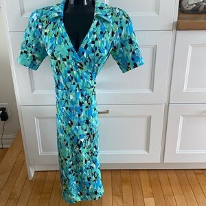 Sandra Augelazzi, wrap multi coloured green short sleeved dress, size Small